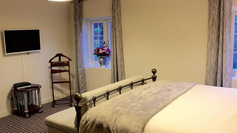 OYO Vale Lodge Windsor Buitenkant foto