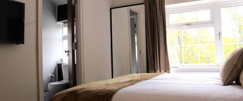 OYO Vale Lodge Windsor Buitenkant foto